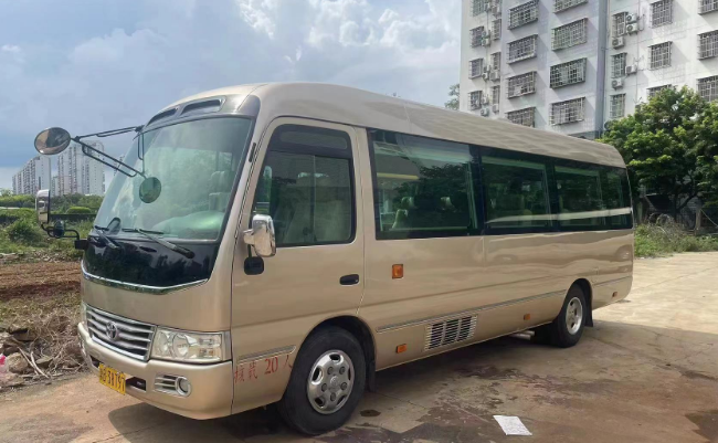 海口租中巴车，丰田考斯特