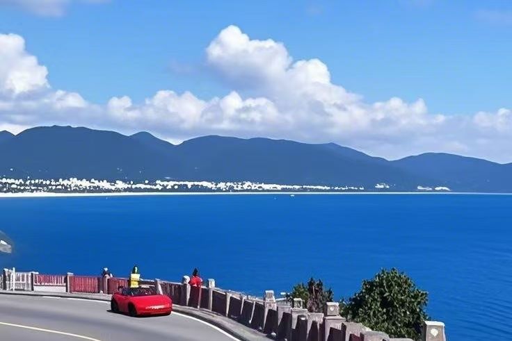 三亚租跑车必拍景点-太阳湾公路